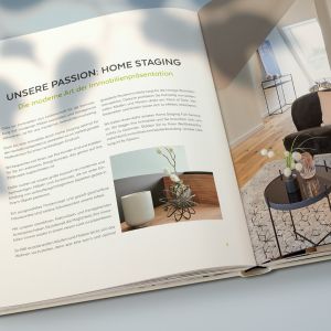 Buch von Innen mit der Überschrift "Unsere Passion: Home Staging"