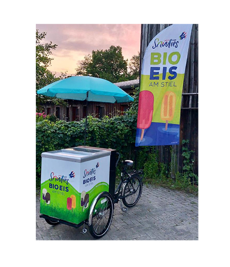 Kamena Bio-Eis Eiscatering Fahrrad mit Eis-Flagge